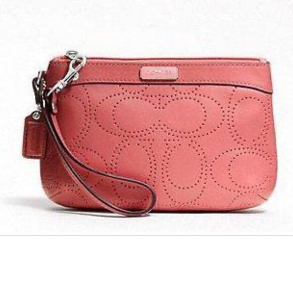 Coach F47330‎ Perforated pink Leather Wristlet wallet purse clutch - Picture 1 of 14